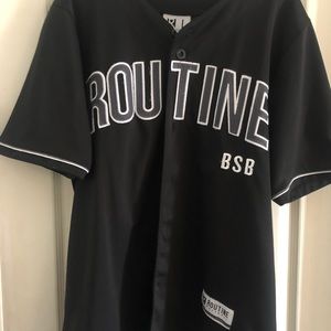 ROUTINE BLACK BASEBALL JERSEY
